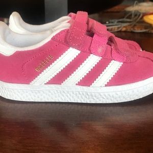 Kids Adidas Gazelle Sneakers!! Size 7.5K